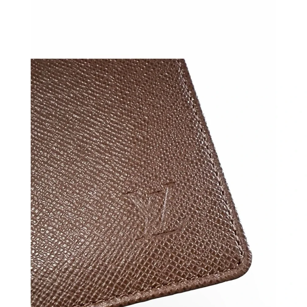 Louis Vuitton Never used Brown Taiga Leather Card/ID Holder